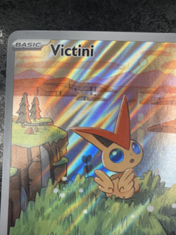POKEMON VICTINI JUMBO OVERSIZED AND REGULAR CARD HP 80 208 HOLO (2 CARDS) - Image 4