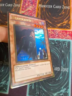 Yu-Gi-Oh! TCG Gravekeeper’s Spy GLD4-EN010 Limited Gold Rare Near Mint - Image 2