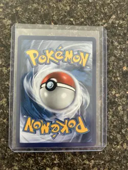 Reshiram 113/114 Pokemon Celebrations Classic Collection - Image 2