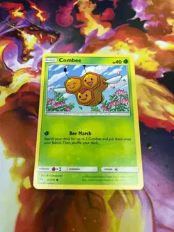 Combee 31/214 Sm-Lost Thunder Regular LP-Lightly Played Pokemon TCG - Image 1