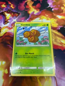 Combee 31/214 Sm-Lost Thunder Regular LP-Lightly Played Pokemon TCG - Image 3
