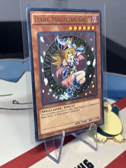 Yugioh Dark Magician Girl YGLD-ENB03 Ultra Rare NM - Image 2