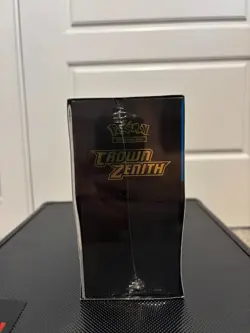 Crown Zenith ETB - MINT - English - Pokemon Sword and Shield - Image 4