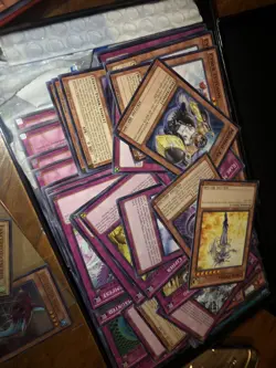 Yu-Gi-Oh! Collection 100 Card Lot with 15 Rares & 10 Holofoil Rare Yugioh Cards - Image 3