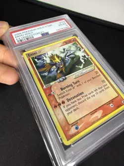 2005 POKEMON EX UNSEEN FORCES GOLD STAR #113 ENTEI-HOLO PSA 4 - Image 3