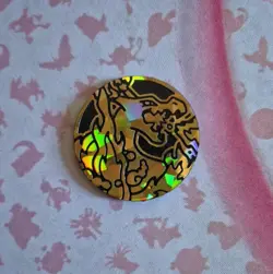 Pokemon TCG : Gold Charizard VMAX Flip Coin - Cracked Ice Holo - Image 1