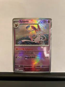 Pokemon Sylveon (Poke Ball Pattern) 040/131 Sv: Prismatic Evolutions Holo EN NM - Image 1