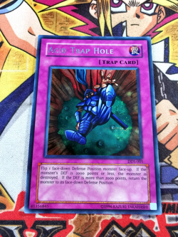 Acid Trap Hole dds-005 (NM) Secret Rare Yu-Gi-Oh! - Image 1