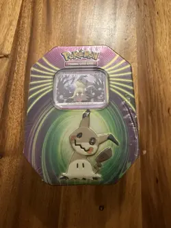 Pokemon TCG 2021 Knockout Mimikyu Tin - 3 Packs 820650809859 - Image 1