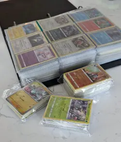 Pokemon TCG Collection Lot - 800+ Cards In sleeve and binder - Image 2