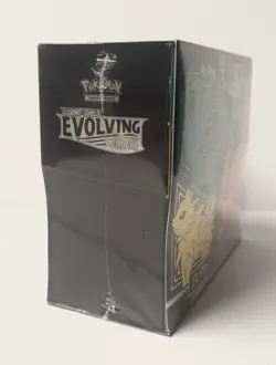 Pokemon Sword & Shield Evolving Skies ETB - Image 3