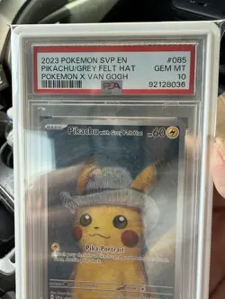 2023 Pokemon SVP En Pokemon X Van Gogh #085 Pikachu Grey Felt Hat PSA 10 - Image 3