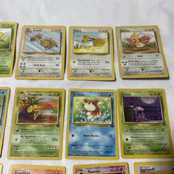 Vintage 1999 Pokemon Cards Lot 25 Base Jungle Fossil LP/NM No Duplicates - Image 3