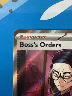 Pokemon Boss's Orders Corbeau Trainer 256/217 Me03: Ascended Heroes Ultra Rare - Image 3