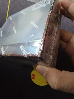 YuGiOh Pharaoh’s Servant 25th Anniversary Booster Box New Sealed - Slight Dent - Image 4