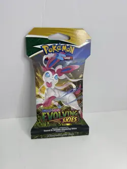 Pokemon TCG: Sword & Shield - Evolving Skies Sleeved Booster Pack - Sylveon 820650808784 - Image 1