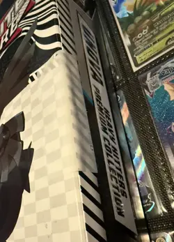 Pokemon Unova Heavy Hitters Costco Premium Collection Black Bolt White Flare - Image 4