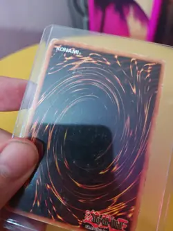 Yugioh Blue-Eyes White Dragon SDK-001 Yu-Gi-Oh! Trading Card w/ Play Wear - Image 3