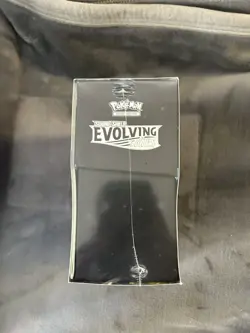 Pokemon TCG Sword and Shield Evolving Skies Elite Trainer Box ETB Sealed - Image 4