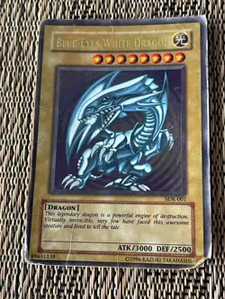 Damaged Unlimited Blue-Eyes White Dragon UR Starter Deck: Kaiba SDK-001 HP - Image 1