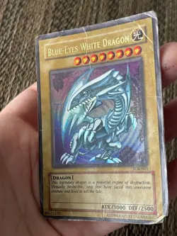 Damaged Unlimited Blue-Eyes White Dragon UR Starter Deck: Kaiba SDK-001 HP - Image 2