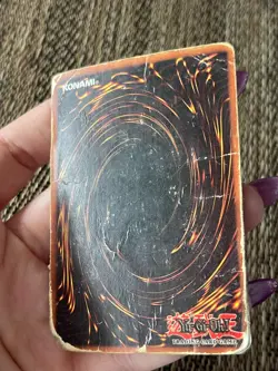 Damaged Unlimited Blue-Eyes White Dragon UR Starter Deck: Kaiba SDK-001 HP - Image 3