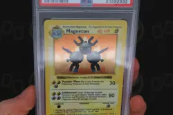 Magneton Shadowless 9/102 Base Set 1999 WOTC Pokemon Card NM-MT PSA 8 - Image 3