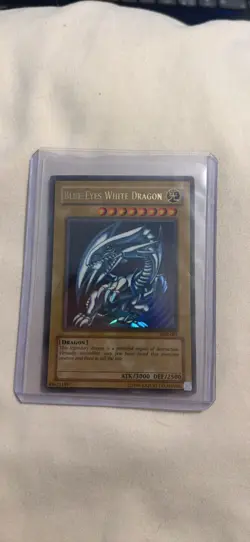 Blue-Eyes White Dragon SDK-001 LP/NM - Image 1