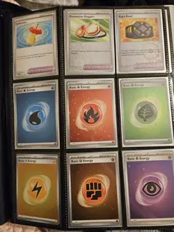Pokemon Scarlet & Violet 151 Binder With Cards Included - Image 4