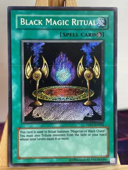 Schwarzes Magisches Ritual PP01-EN002 Secret Rare Englisch EX YUGIOH - Image 1