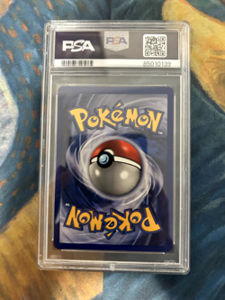 Pokemon TCG - Venusaur 15/102 Holo 1999 Base Set PSA 8 - Image 2