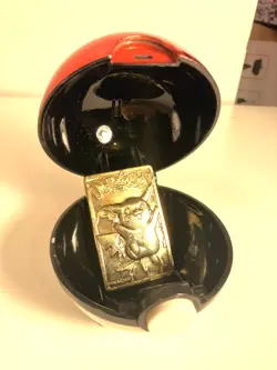 Pokemon #25 gold Pikachu Card with Ball Case. - Image 1
