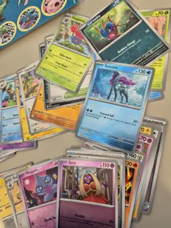 Pokemon TCG Bulk Bundle 200 Random Cards Job Lot + Tin Stickers + Mini Folder #1 - Image 4