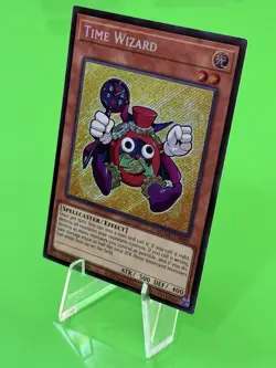 Yu-Gi-Oh Maze Of Muertos Time Wizard Secret Rare MZMU-EN060 NM!! - Image 2