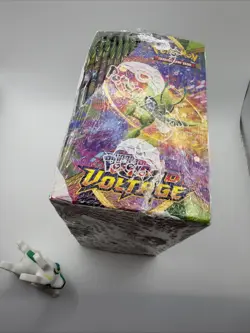 Pokemon Sword & Shield: Vivid Voltage Booster Box – Factory Sealed – 36 Packs 820650827495 - Image 4