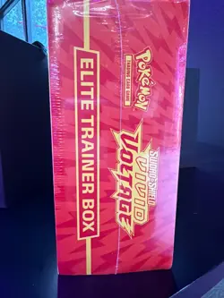 Pokemon Elite Trainer Box Sword & Shield Vivid Voltage Pikachu Chase Card - Image 3