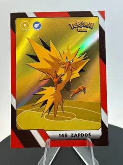 2025 POKEMON POKEDEX Kanto Peru Edition Zapdos #145 Gold Holo - Image 2