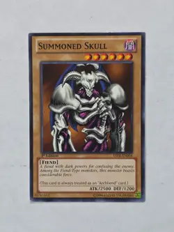 YUGIOH! SUMMONED SKULL COMMON YSYR-EN004 1st Edition Foil - Image 1