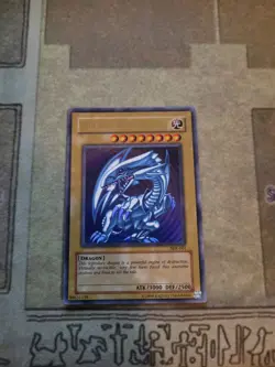 YUGIOH BLUE-EYES WHITE DRAGON SDK-001 ULTRA UNLIMITED ED LP/MP - Image 2