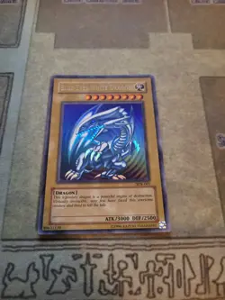 YUGIOH BLUE-EYES WHITE DRAGON SDK-001 ULTRA UNLIMITED ED LP/MP - Image 4