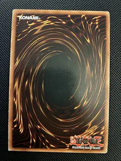 Blue-Eyes White Dragon SDK-001 Starter Deck Kaiba Unlimited Edition Ultra Rare - Image 2