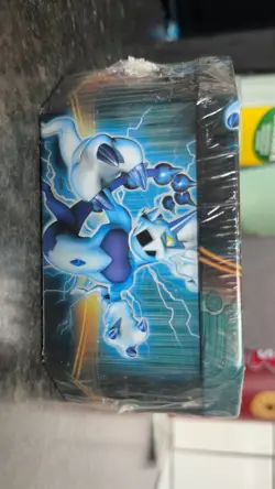 Pokemon Black & White - Fall Legendary Tin Thundurus-EX - Image 5