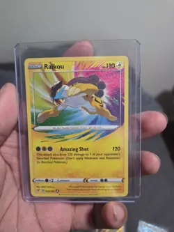 Pokemon Raikou Amazing Rare Holo 110 HP Swsh04 Vivid Voltage 050/185 Card - Image 1