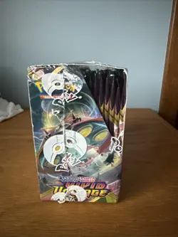 Pokemon - Sword & Shield: Vivid Voltage Booster Box – Factory Sealed – 36 Packs 820650827495 - Image 4