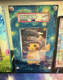 PSA 10 2023 Pikachu Grey Felt Hat 085 SVP Promo Van Gogh With Art Guard - Image 2