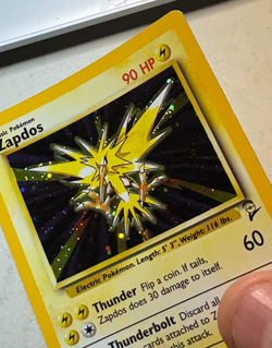 ZAPDOS 20/130 NM- WOTC Vintage 2000 Pokemon Base Set 2 HOLO Foil Rare Card - Image 2