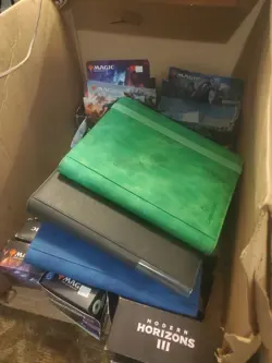 1000 Near Mint MTG Magic the Gathering Card Lot with Unsearched VIntage and Holo - Image 1