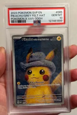 PIKACHU/GREY FELT HAT X VAN GOGH POKEMON SVP EN-SV BLCK STR PRM 2023 085 PSA 10 - Image 1
