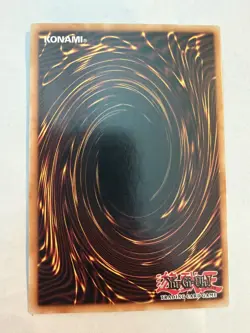 1996 Yugioh Limited Edition DARK MAGICIAN RARE HOLO #CT13-EN003 - Image 2