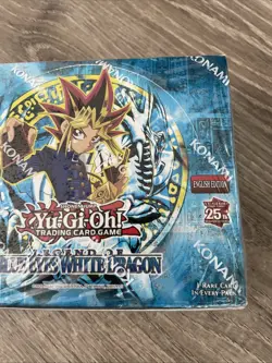 Konami Yu-Gi-Oh! TCG (25th Anniversary Edition) Legend of Blue Eyes White Dragon 83717860532 - Image 4